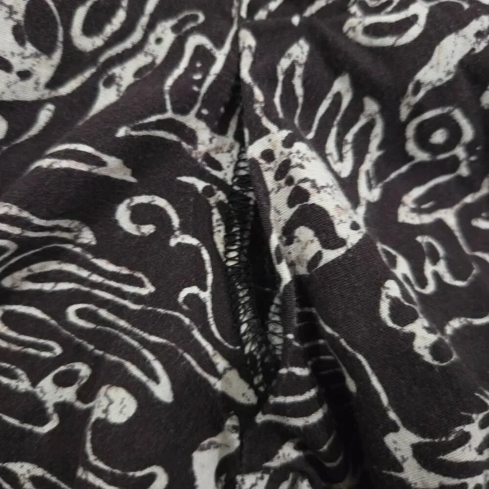Polo by Ralph Lauren Paisley Shorts(A080)-Size 36 for Men